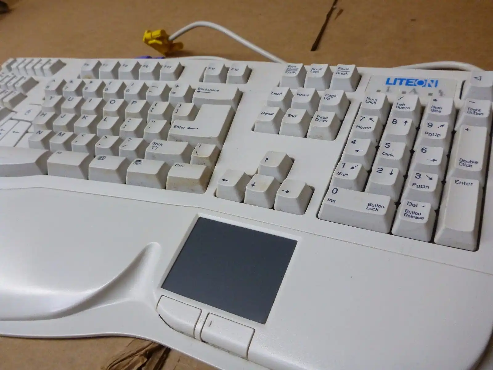 这是一个Liteon SK-6000键盘